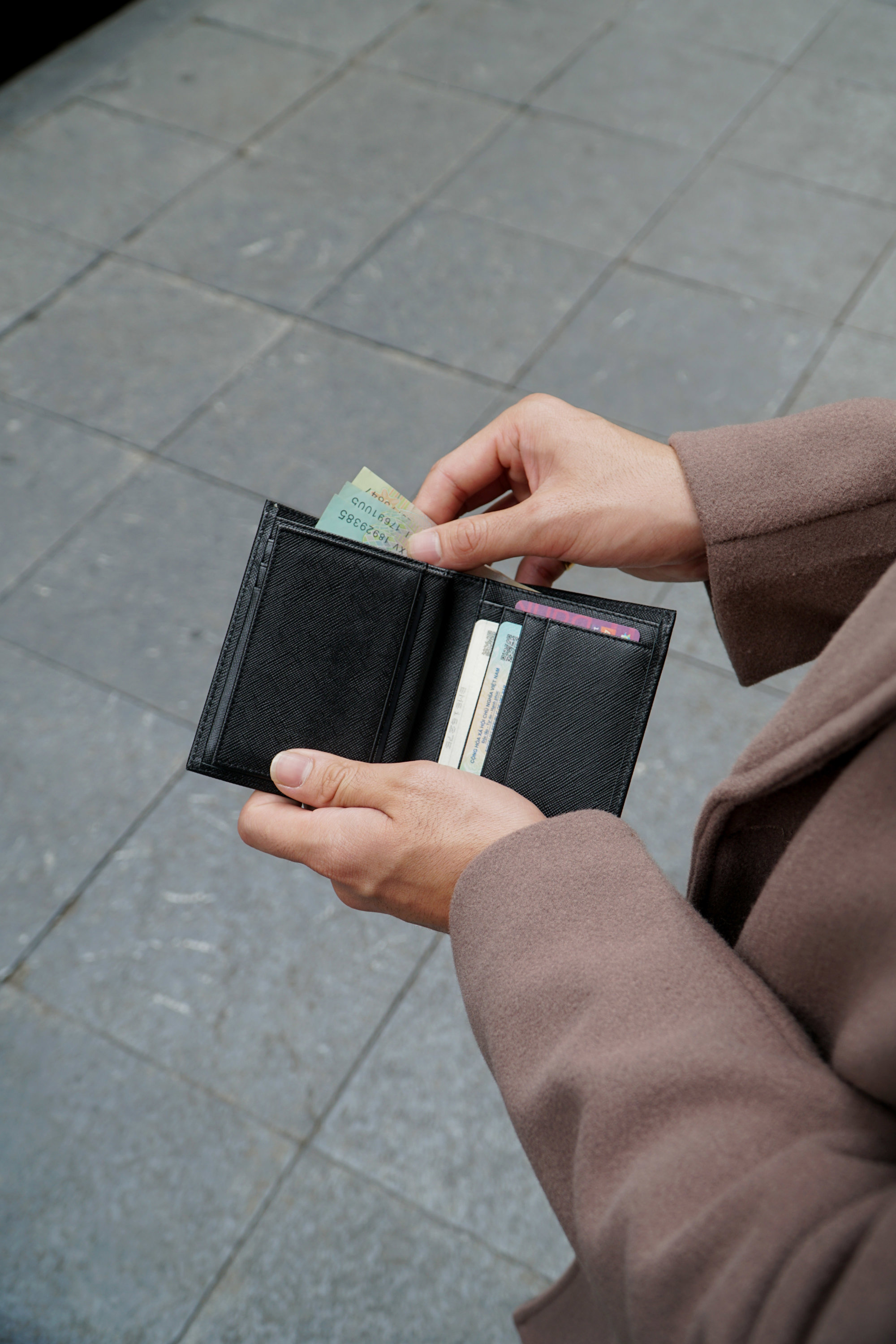 Ví Đứng Tri-Fold Grand