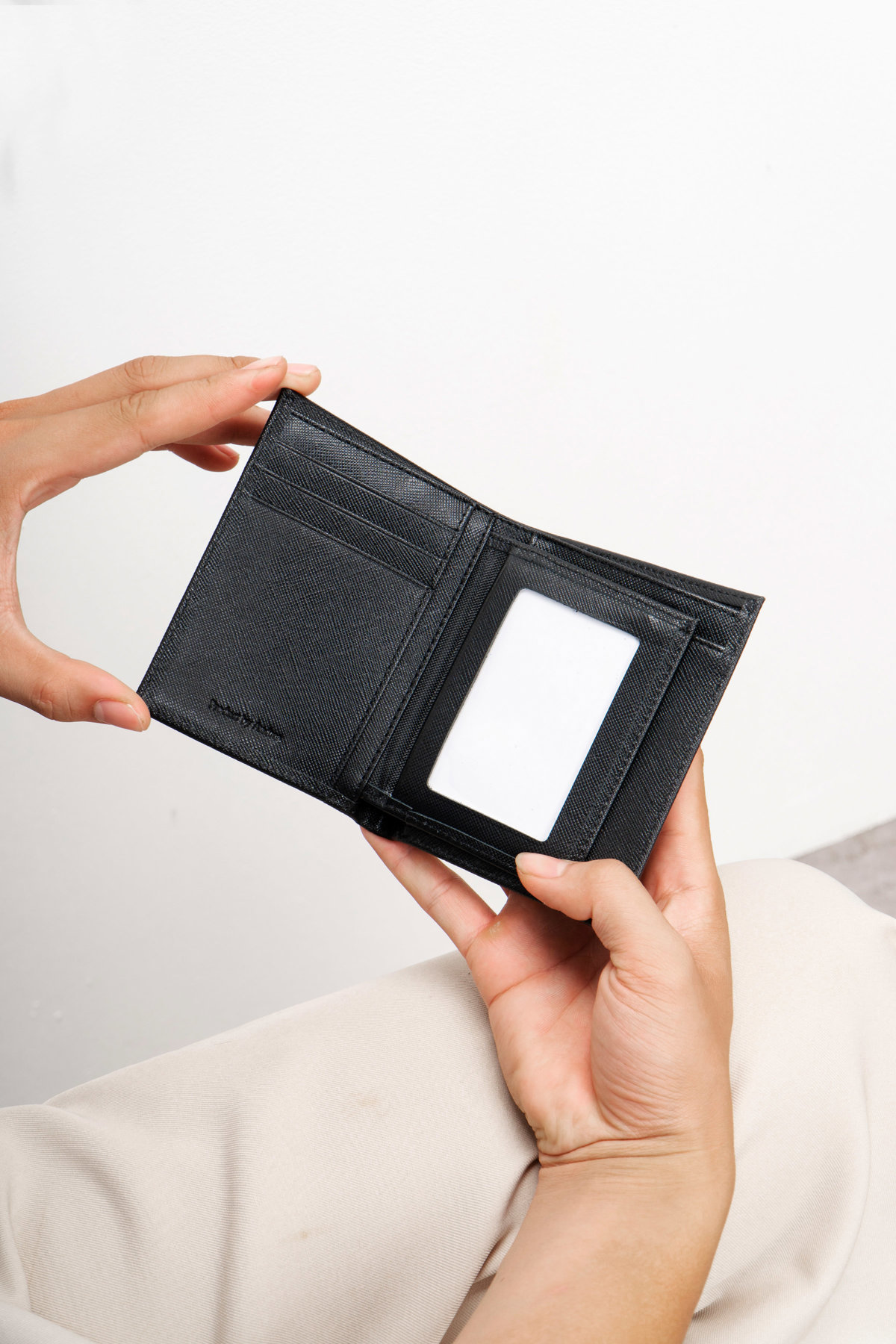 Ví Đứng Tri-Fold Grand